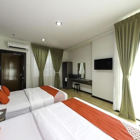 Hotel Meria Shah Alam Buitenkant foto