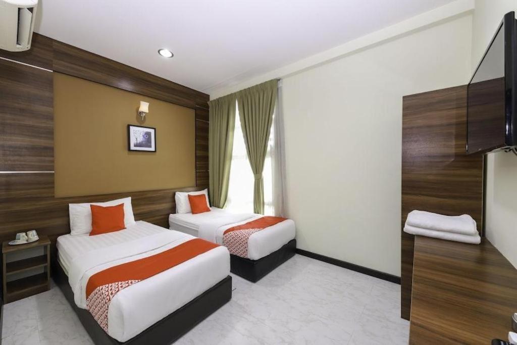 Hotel Meria Shah Alam Buitenkant foto