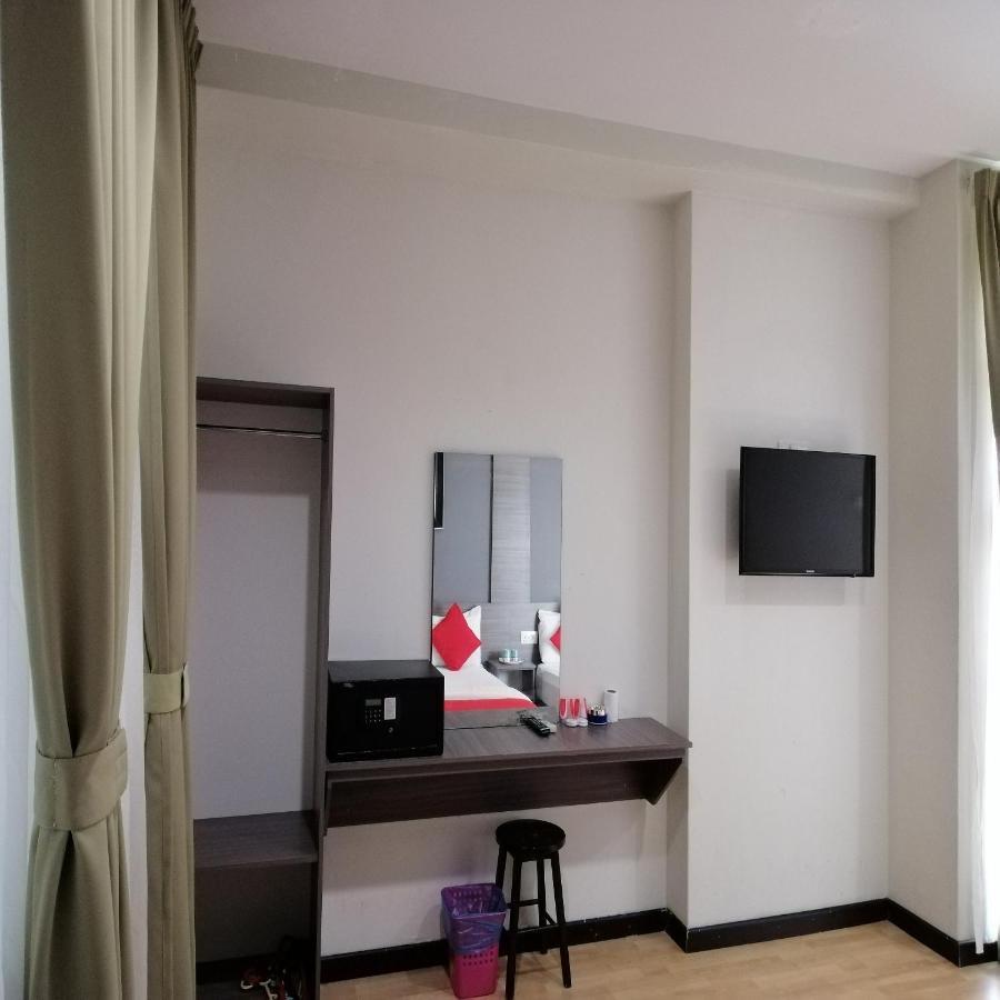 Hotel Meria Shah Alam Buitenkant foto